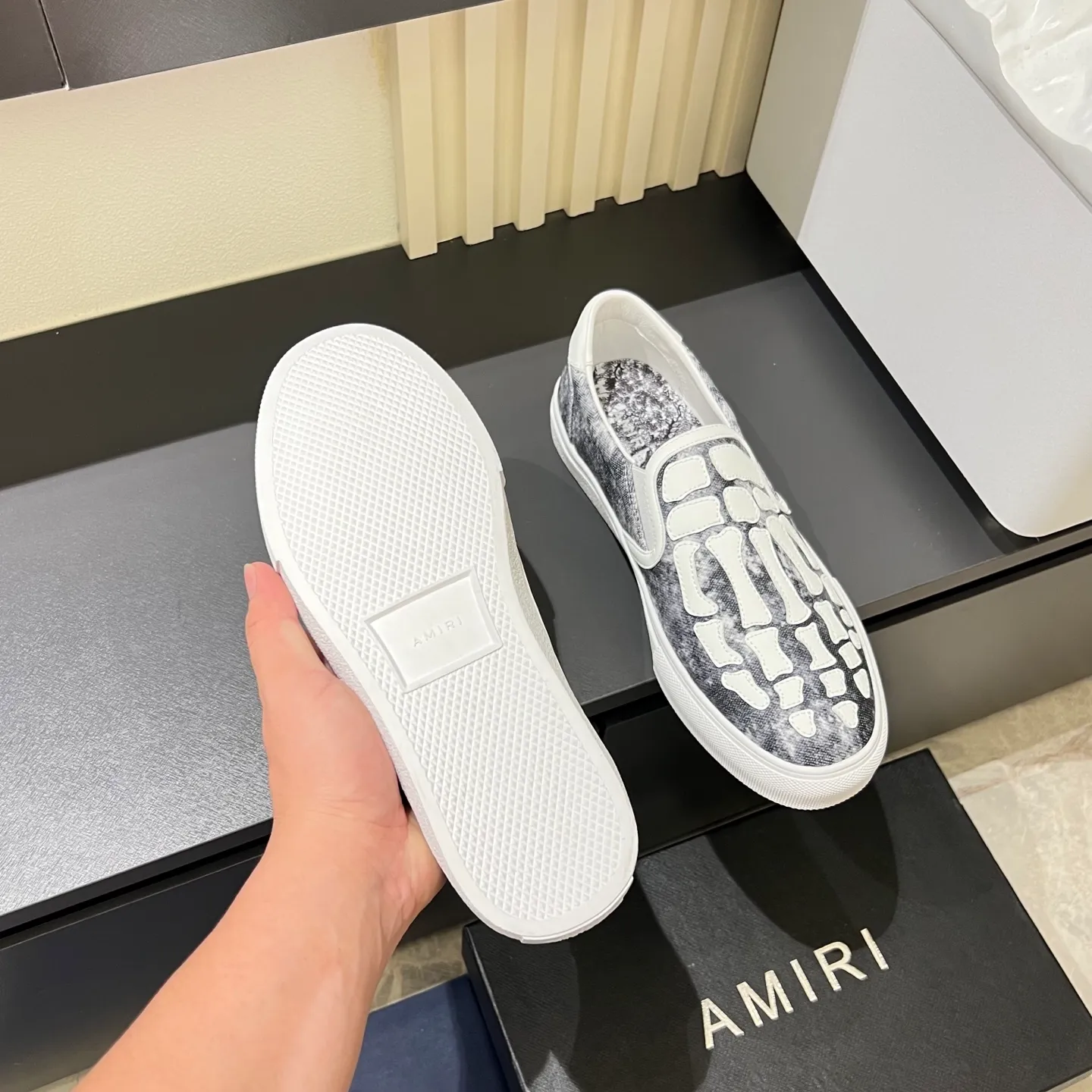 Men's shoes 💰p420, amiri The top purchasing agent for bone shoes 🔍🔍 is on sale at the men's counter at the same time. Cowhide is paired with 5D dynamic design style.